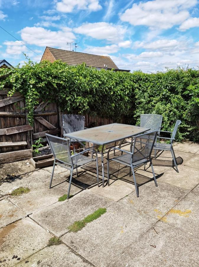 Fourth Avenue, Lovely Bungalow Available For Guests And Contractors Parking Wifi Nottingham Exterior foto